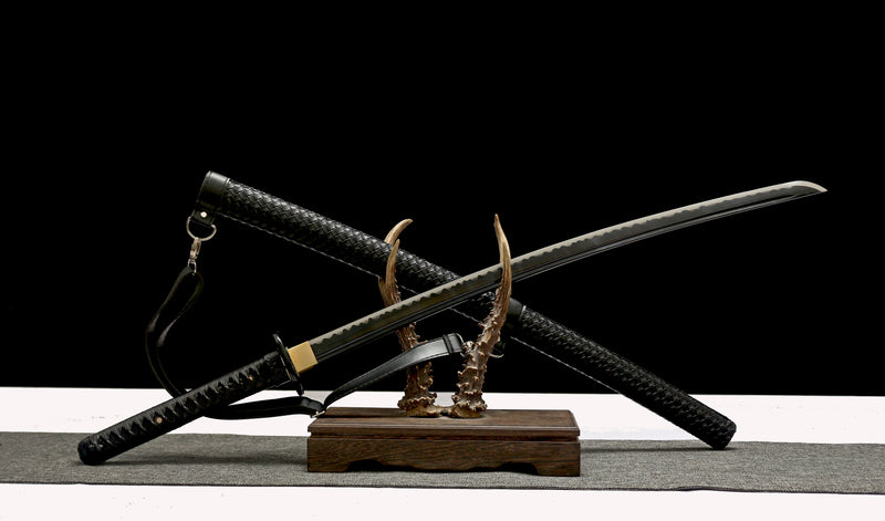 High-quality T10 steel katana sword featuring a striking black wolf motif